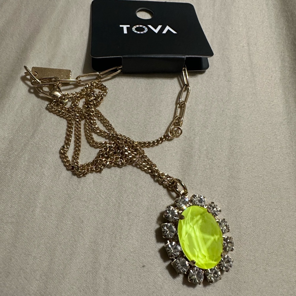 Tova necklace